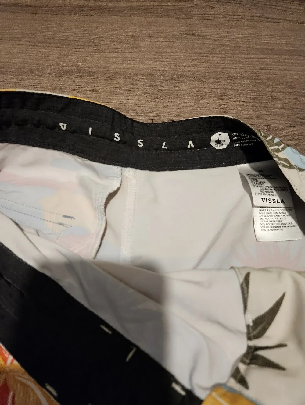 VISSLA Mens Tropical Hibiscus Board Shorts Stretch Trunks
